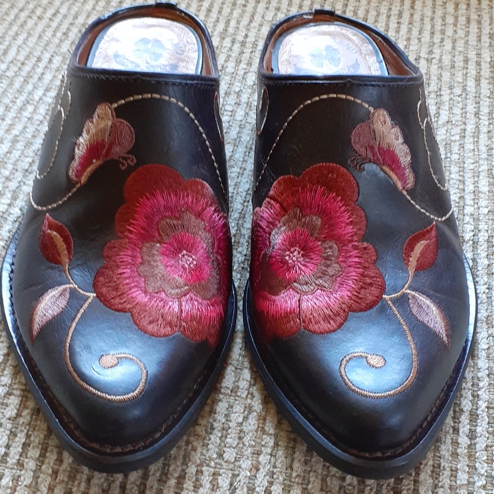 Lucky Brand Shoes - Picture 3 of 9